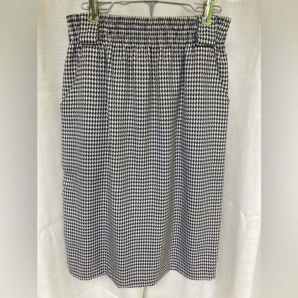 Vintage 1980's Mitchell Mitchell Pencil Skirt W/Belt, Size 10 - Picture 5 of 10